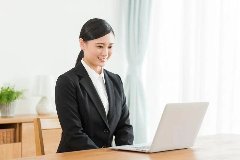 【レディース】Webインターンにふさわしい服装