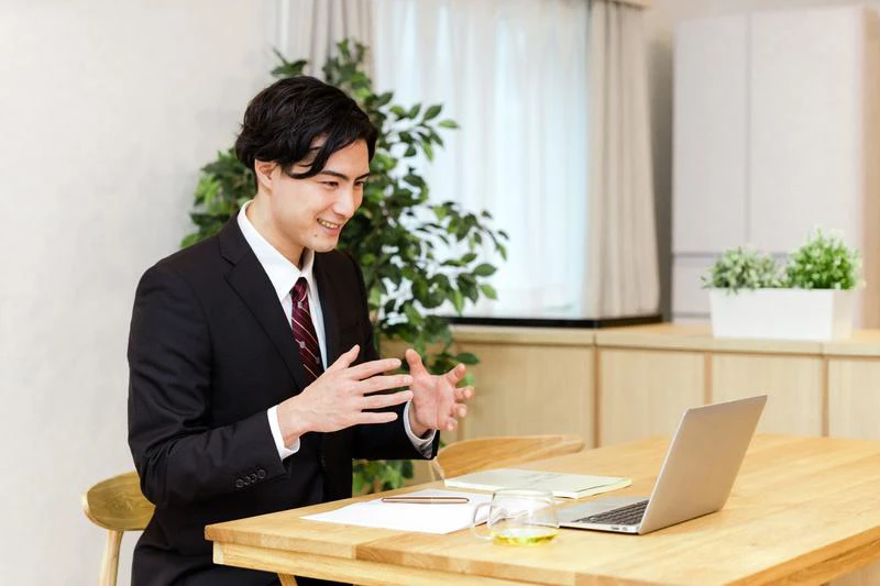 【メンズ】Webインターン向けの服装おすすめコーデ一覧