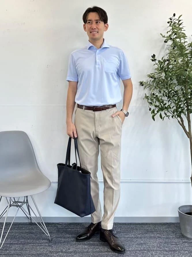 暑い時期のWebインターンはポロシャツ×チノパンもOK