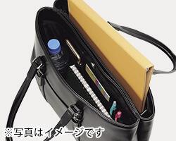 大容量でA4サイズも楽々収納。更に便利なサブバッグも！