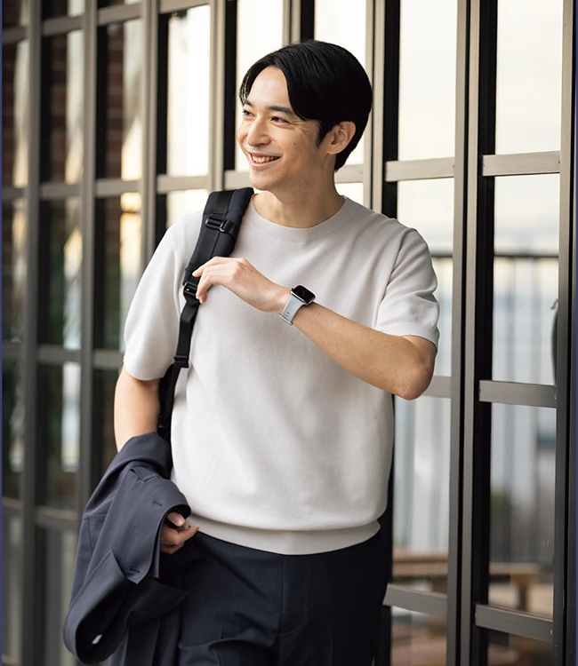 スーツ屋の仕立てたニットTシャツの着用画像