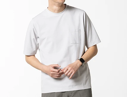 スーツ屋の仕立てたTシャツの着用画像