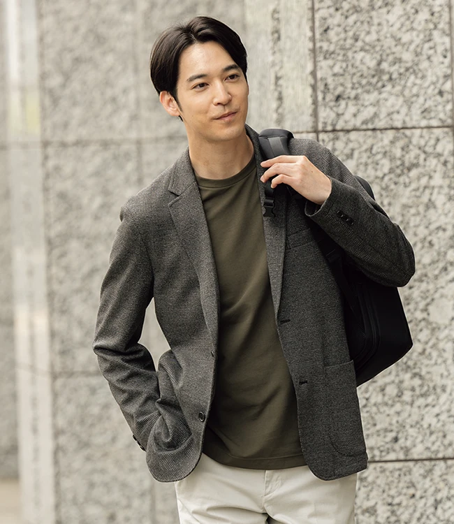 スーツ屋の仕立てたTシャツの着用画像