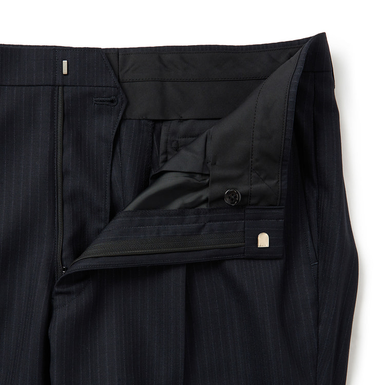 WEB限定商品】日本製 上質ウールブレンドスーツ 紺ストライプ LES MUE