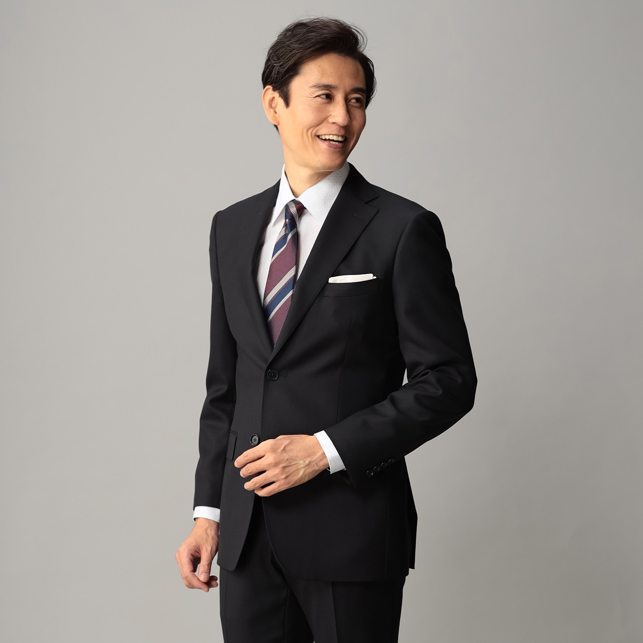 デザイナー島田順子が提案する「大人のための上質なスタイリッシュブランド」JUNKO SHIMADA JS homme　ブルーレーベル〇ロイヤルウールシリーズ・しなやかな肌ざわりのオーストラリア産SUP