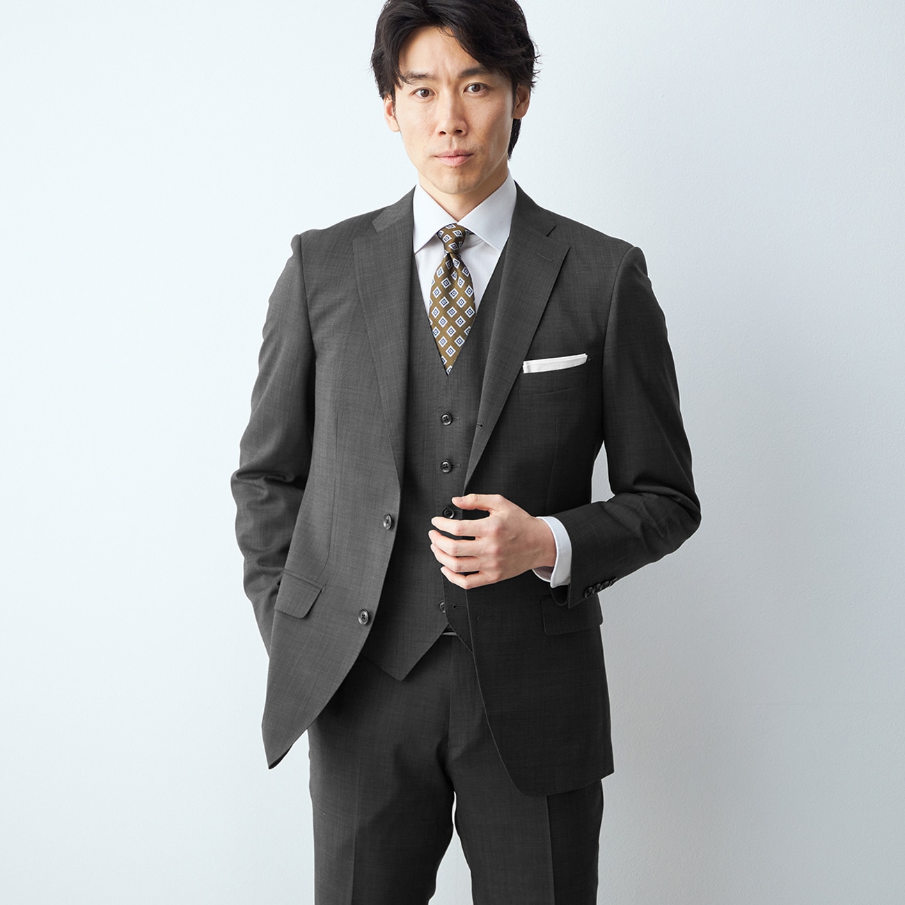 ハイクオリティストレッチ 段返り3つボタン スリーピーススーツ グレーピンヘッド スリム JUNKO SHIMADA JS homme ブルーレーベル