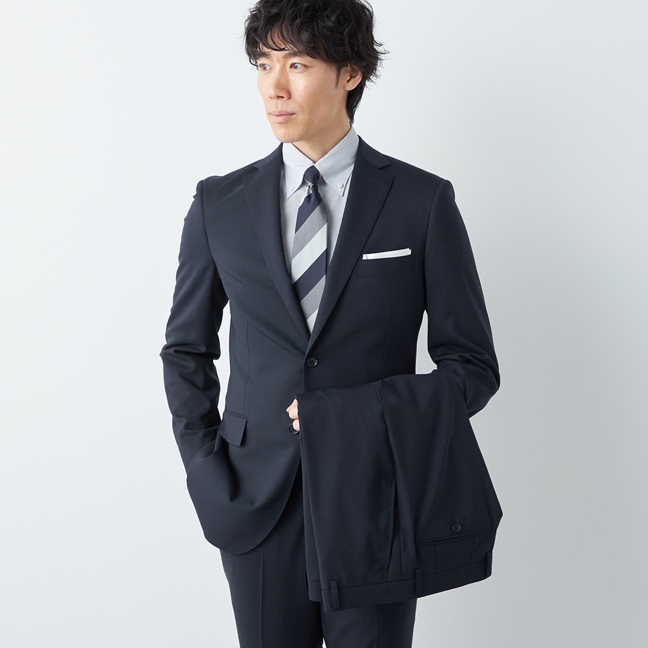 LES MUES ブリティッシュスリムパンツ2本セットが嬉しいウールブレンドのソフトな風合いが美しい洗えるストレッチスーツ◆企画者コメント◆LES MUES（レミュー）の洗えるスーツは、JOURNAL