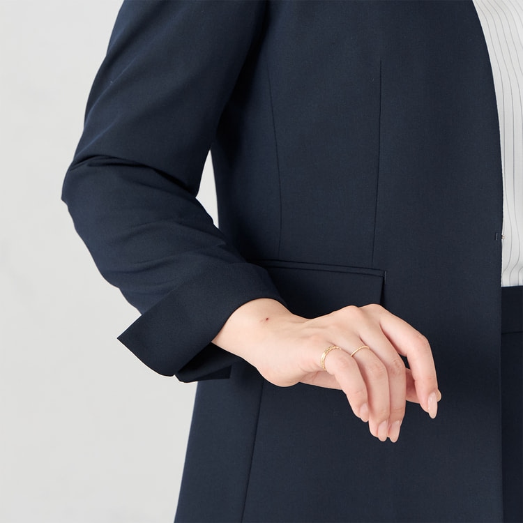 ライトストレッチ ノーカラージャケット 紺 セットアップ着用可