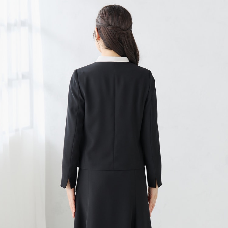 パウダリーストレッチ黒 クルーネックジャケット セットアップ着用可
