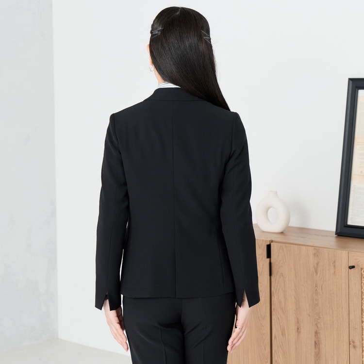 パウダリーストレッチ 黒 テーラードジャケット セットアップ