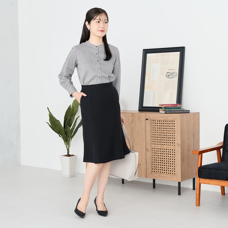 パウダリーストレッチ 黒 フレアスカート セットアップ着用可【AOKI