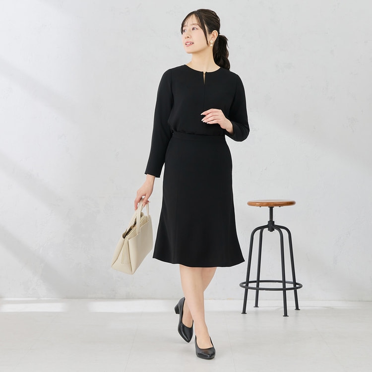 パウダリーストレッチ 黒 フレアスカート セットアップ着用可【AOKI