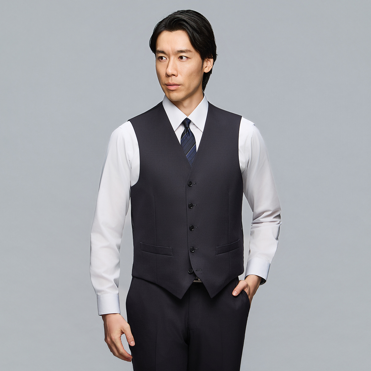 リバーシブルベスト｜紺・織柄×チャコールグレー・チェック｜スリムシルエット｜MAJI｜別売スーツあり｜セットアップ対象