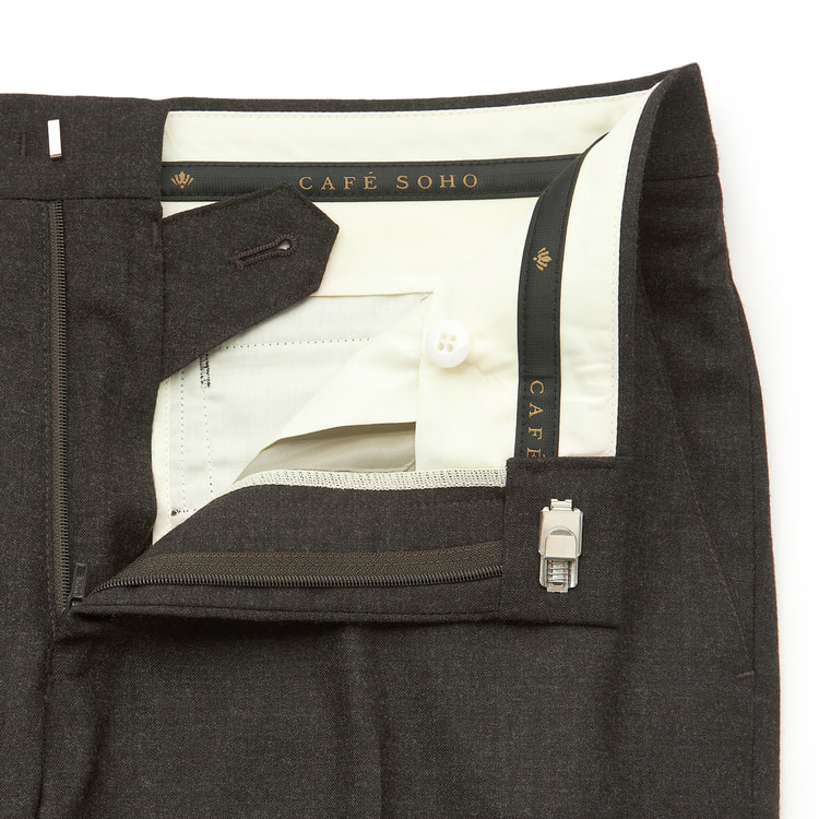 ■新品 CAFE SOHO 夏秋ウールノータック 洗濯OK 黒/チャコール&織り柄ストライプ W82 定価7，344 □新品 CAFE SOHO 春夏ウール2タック 洗濯乾燥OK 黒 W94 定価1