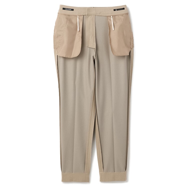 ライトストレッチ クロップドパンツ ベージュ セットアップ着用