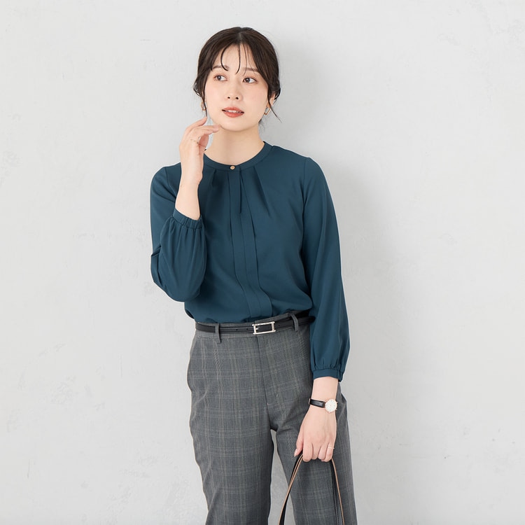 ライトストレッチ クロップドパンツ グレーチェック セットアップ着用
