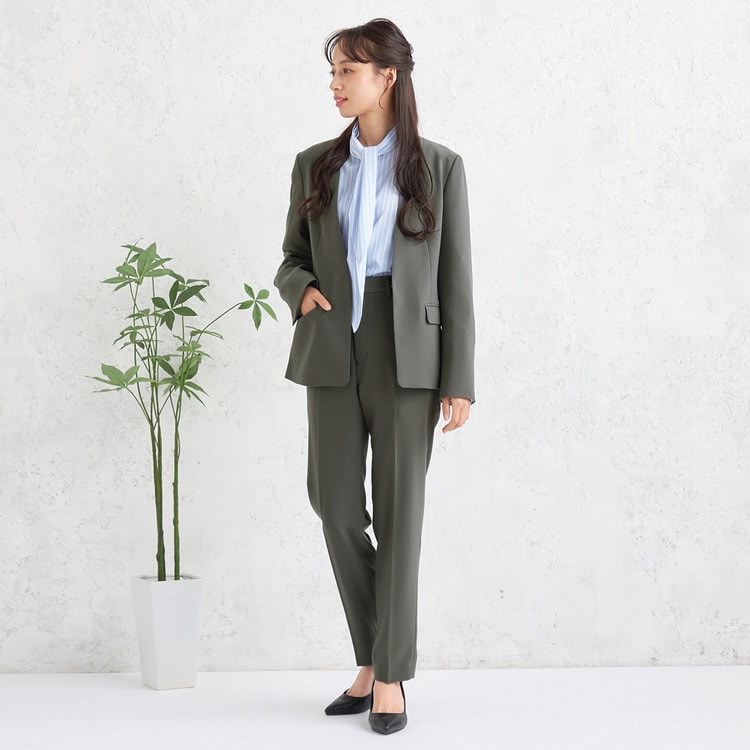 Oggiコラボ パウダリーツイル クロップドパンツ モカ セットアップ着用 