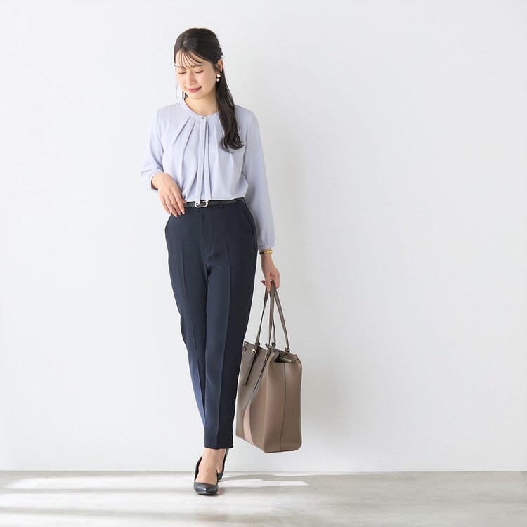 パウダリーストレッチ紺 クロップドパンツ セットアップ着用可