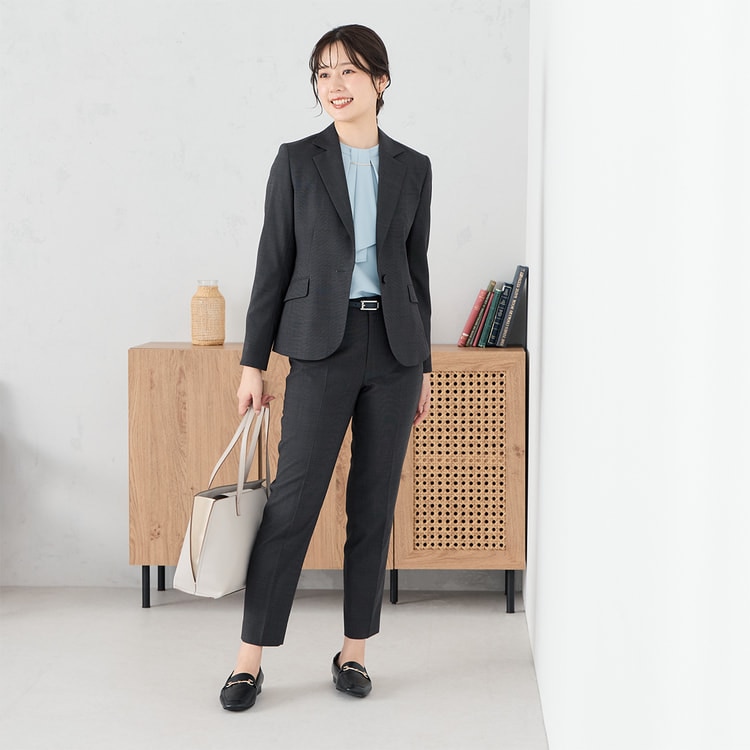 洗える360°キレイスーツ グレー クロップドパンツ セットアップ着用可