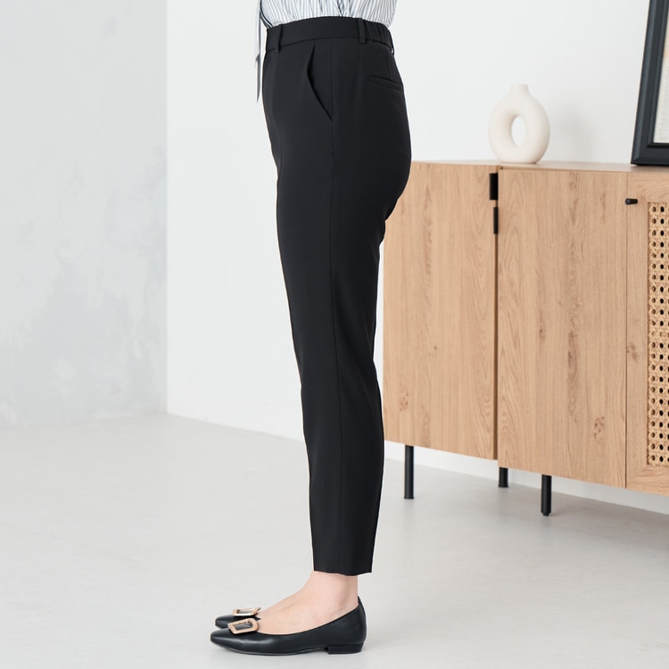 パウダリーストレッチ 黒 クロップドパンツ セットアップ着用可【AOKI