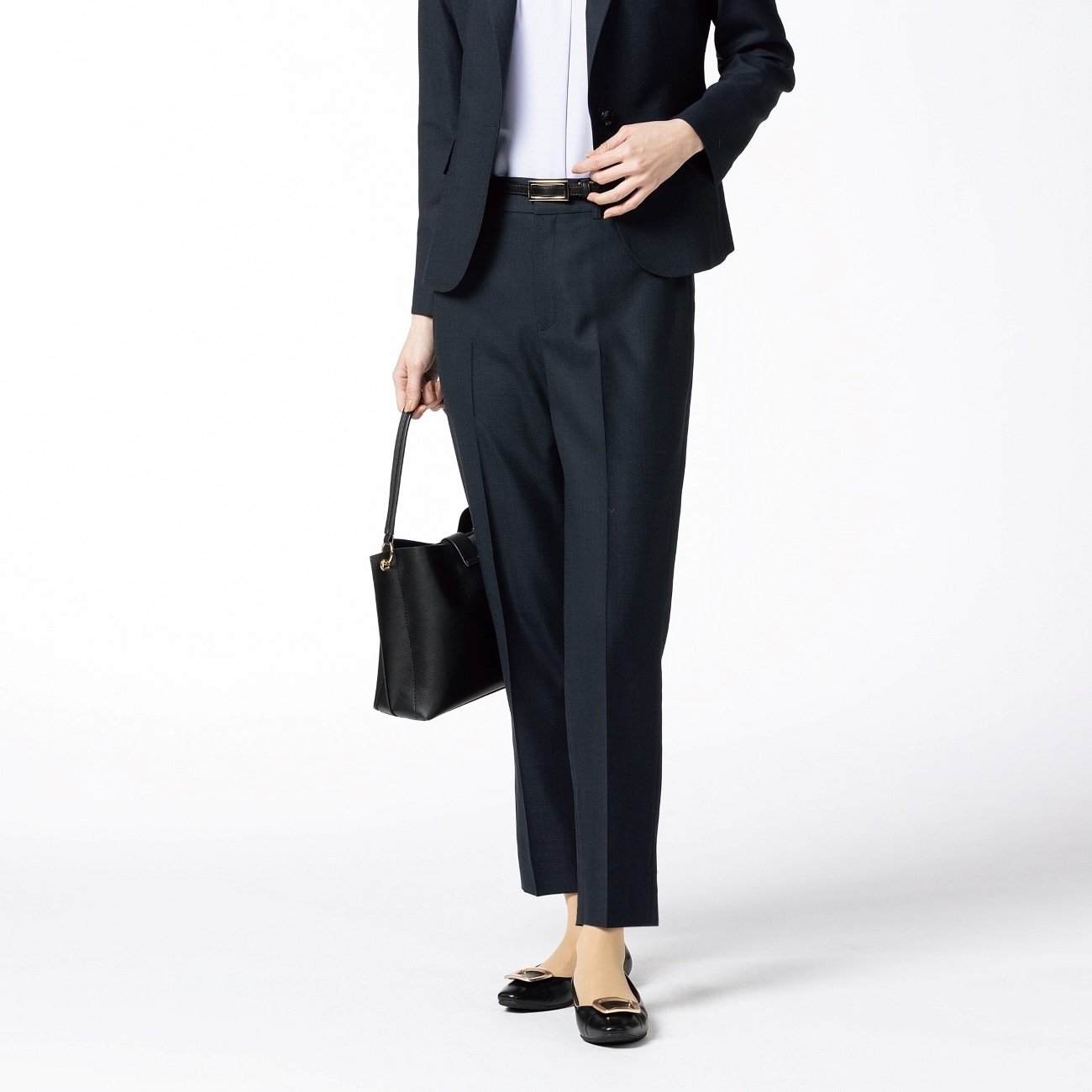 ≪Oggi4月号掲載≫ 洗える360°キレイスーツ クロップドパンツ 紺無地調