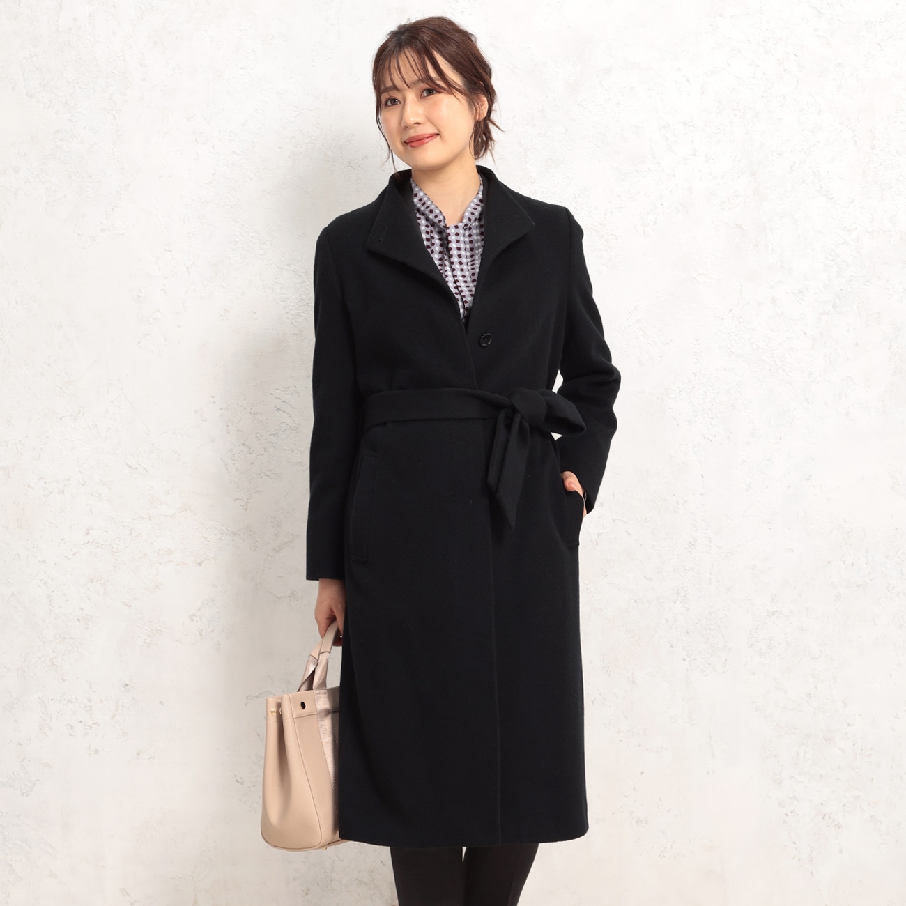 最強の1着】礼装からお仕事も着回せる黒コート特集｜鈴木 優佳【AOKI 