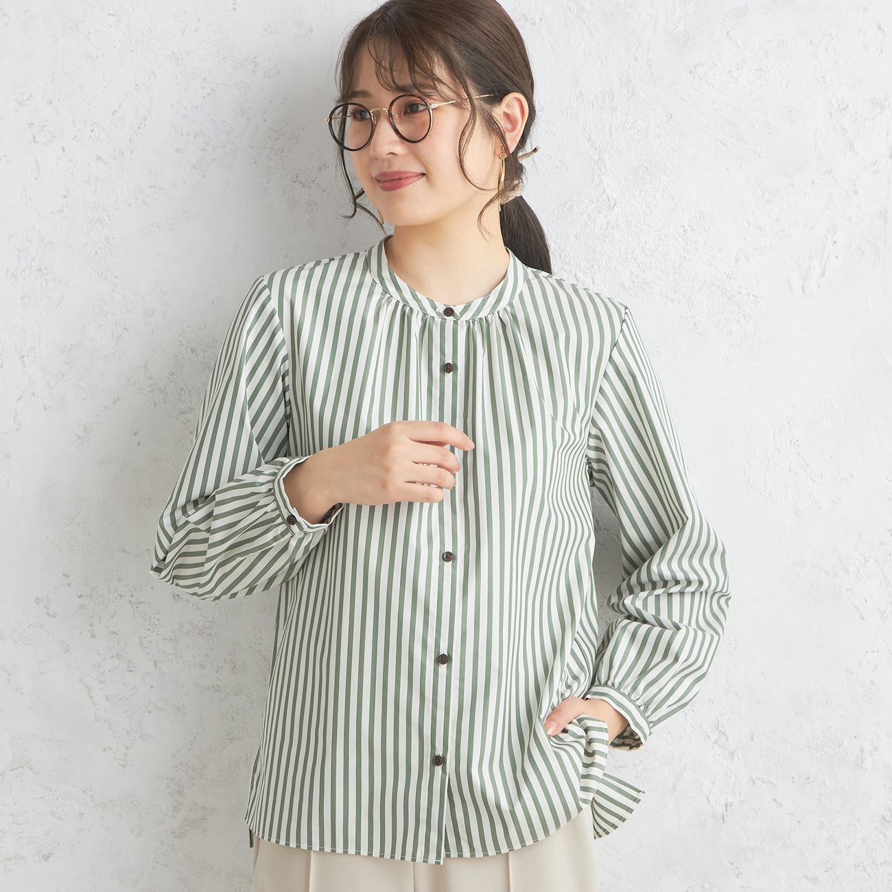 【アウトレット】ギャザーデザインバンドカラーシャツ 【アウトレット】ギャザーデザインバンドカラーシャツ