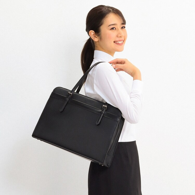 就活おすすめ】A4対応 型押し加工付きラウンドファスナーバッグ【AOKI 