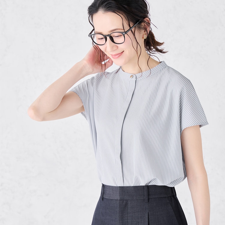 KUMO⭐︎衣料品2点以上で500円割引ページです☆ WEB限定商品】フリーラ配色バンドカラー前開きブラウス CROSS FUNCT