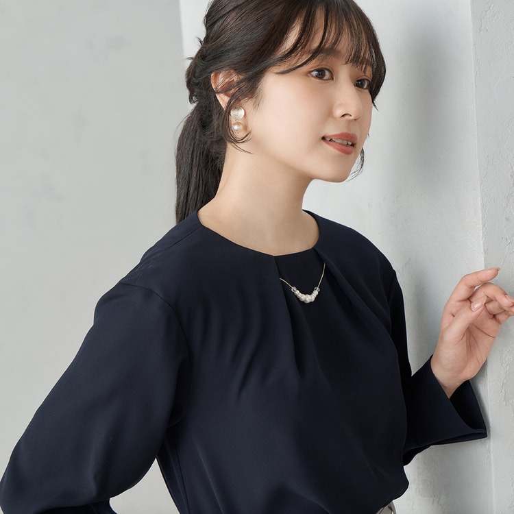タグ付き未使用36,300円 ハーヴェルスタジオ クルーネックブラウス 黒 38 小川彰子さん監修 アクセサリー付きブラウス【AOKI公式通販】