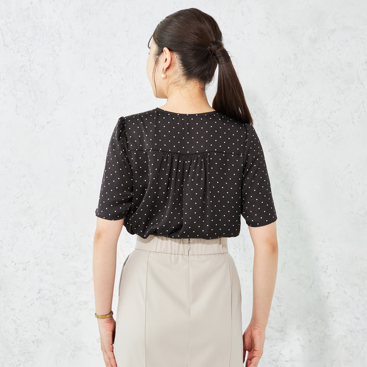 ≪Oggi.jp4月掲載≫ 割繊Vネックドットプリントブラウス【AOKI