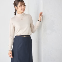 配色タートルネックニット