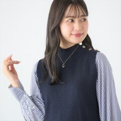 メタルボタン付きニットベスト