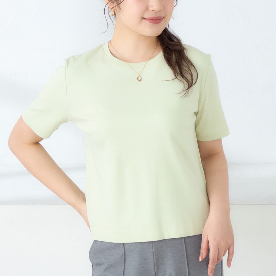 さらっとした生地感と優しい肌ざわりスーツ屋の仕立てたTシャツ〇キレイさとカジュアルさのバランスが◎・ほどよい厚さとさらっとした肌触り・新色のイエローとラベンダー登場！・接触冷感素材で暑い時期も心地よい