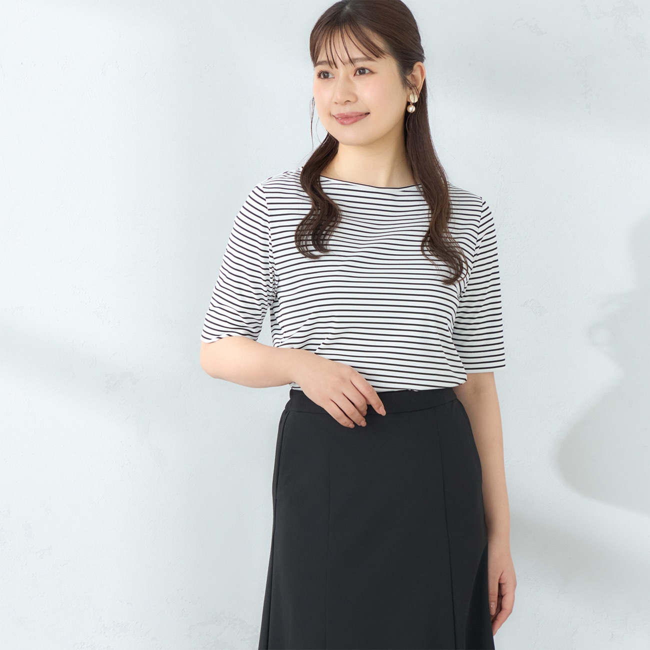 美肌を守る！キンセキカットシリーズ五分袖キンセキカットTシャツ ボートネック着るだけで近赤外線対策が叶う、AOKIの機能性衣料「キンセキカット」シリーズ。日焼けやシミの原因である紫外線だけでなく、シワ