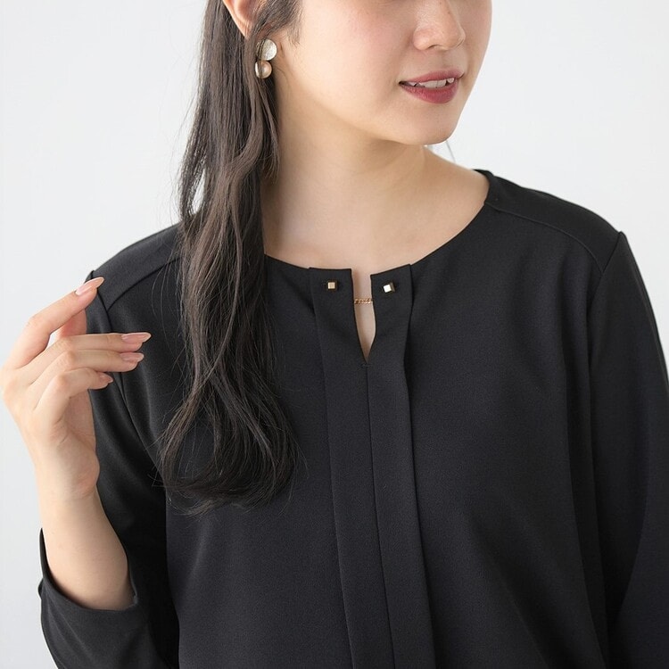 アクセサリー付きカットソー