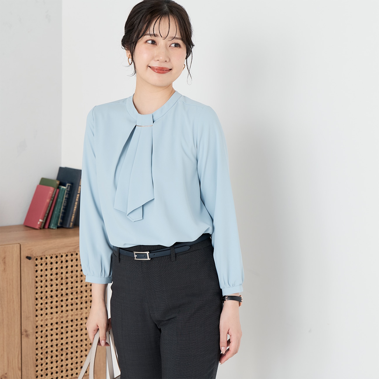 九分袖 3Way アクセサリー付きラッフルタイブラウス 九分袖 3Way アクセサリー付きラッフルタイブラウス