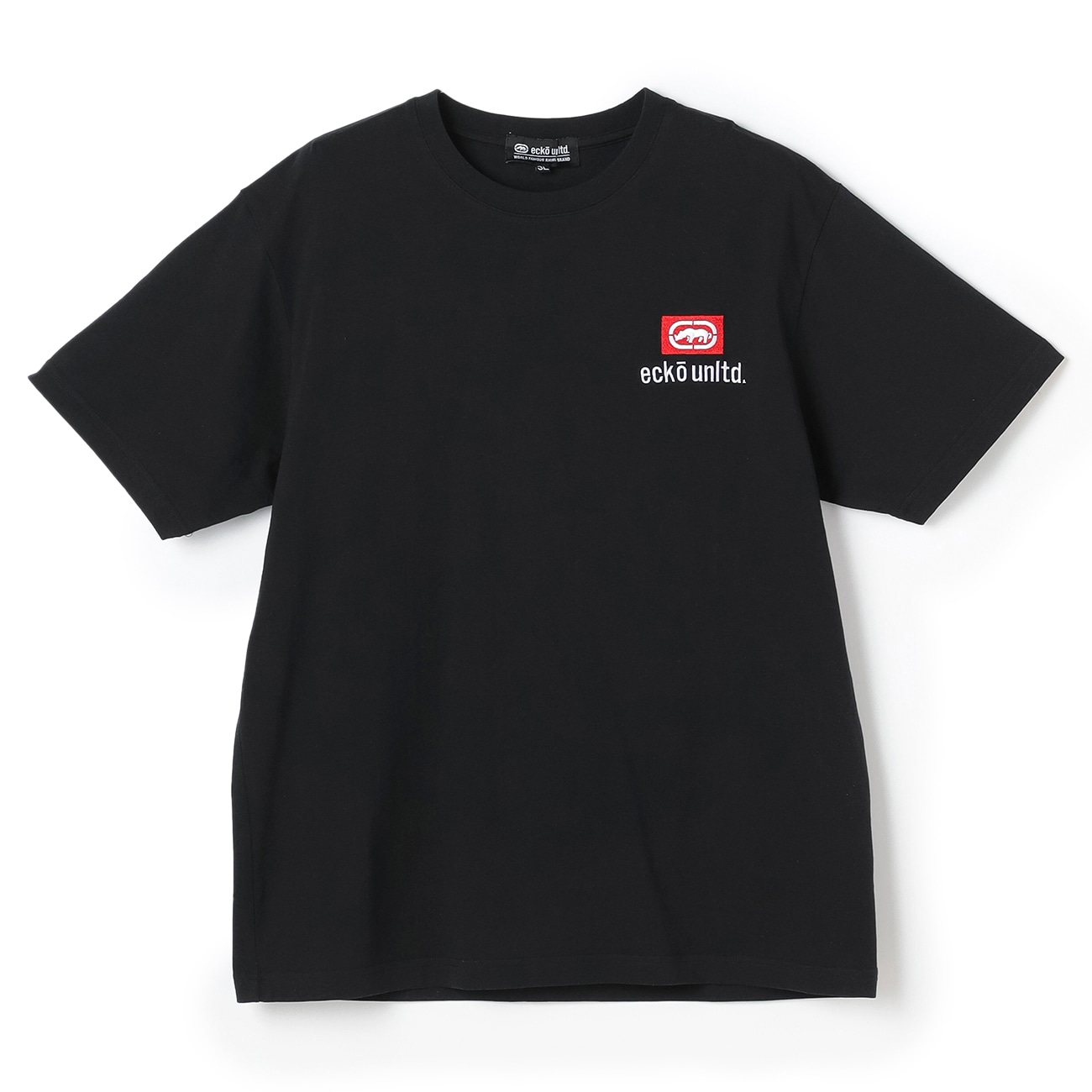ecko unltdブランド商品星条旗モチーフのバックプリントが施されたTシャツです。今期は左胸のブランドネーム刺繍とバックプリントをブランドカラーで統一することで、ストリートの要素は残しつつ、どんな